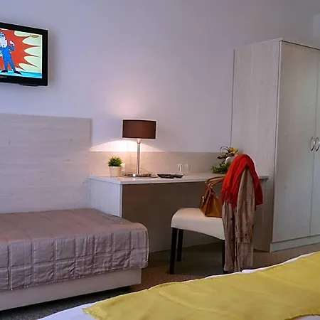 Szálloda Blie, Bed & Breakfast, Self Check-in 3*